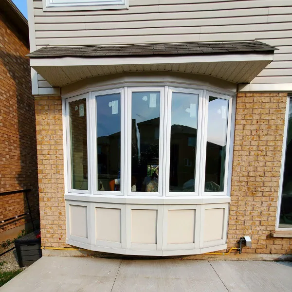 Bow window replacement in Etobicoke